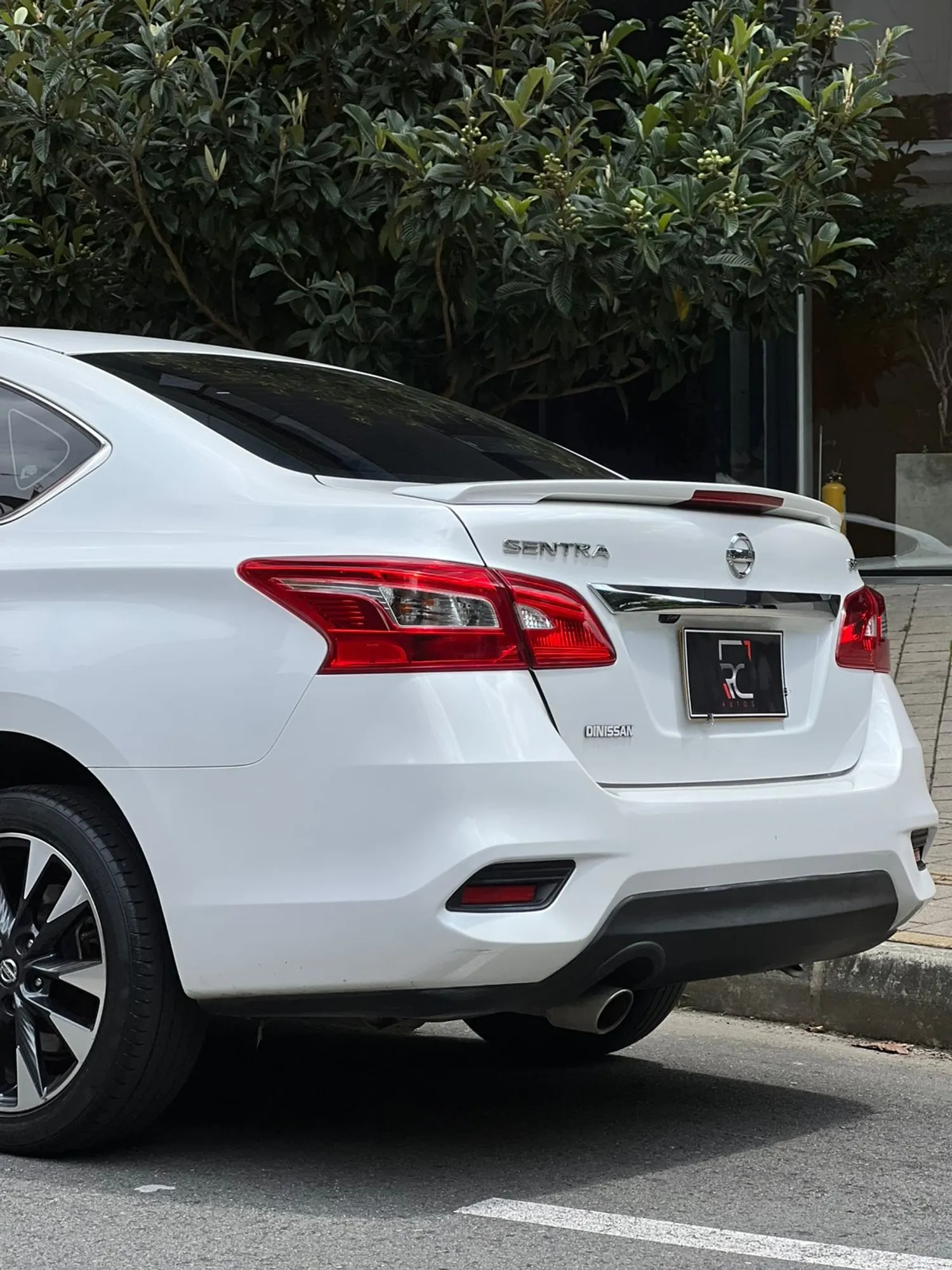 Nissan Sentra B17 SR 1.8cc  Salvamento  