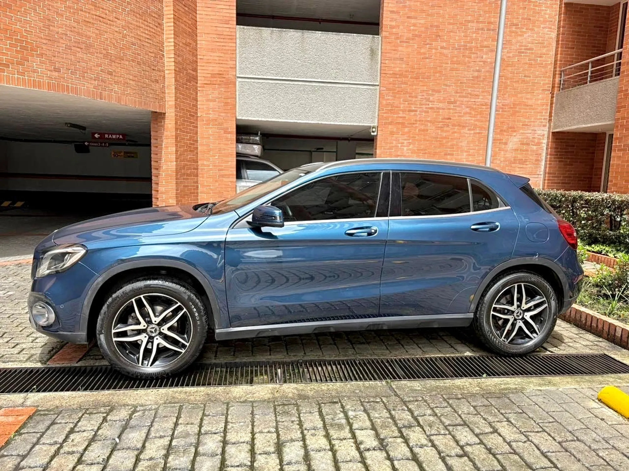 Mercedes Benz GLA200 1.6 Urban 2020 