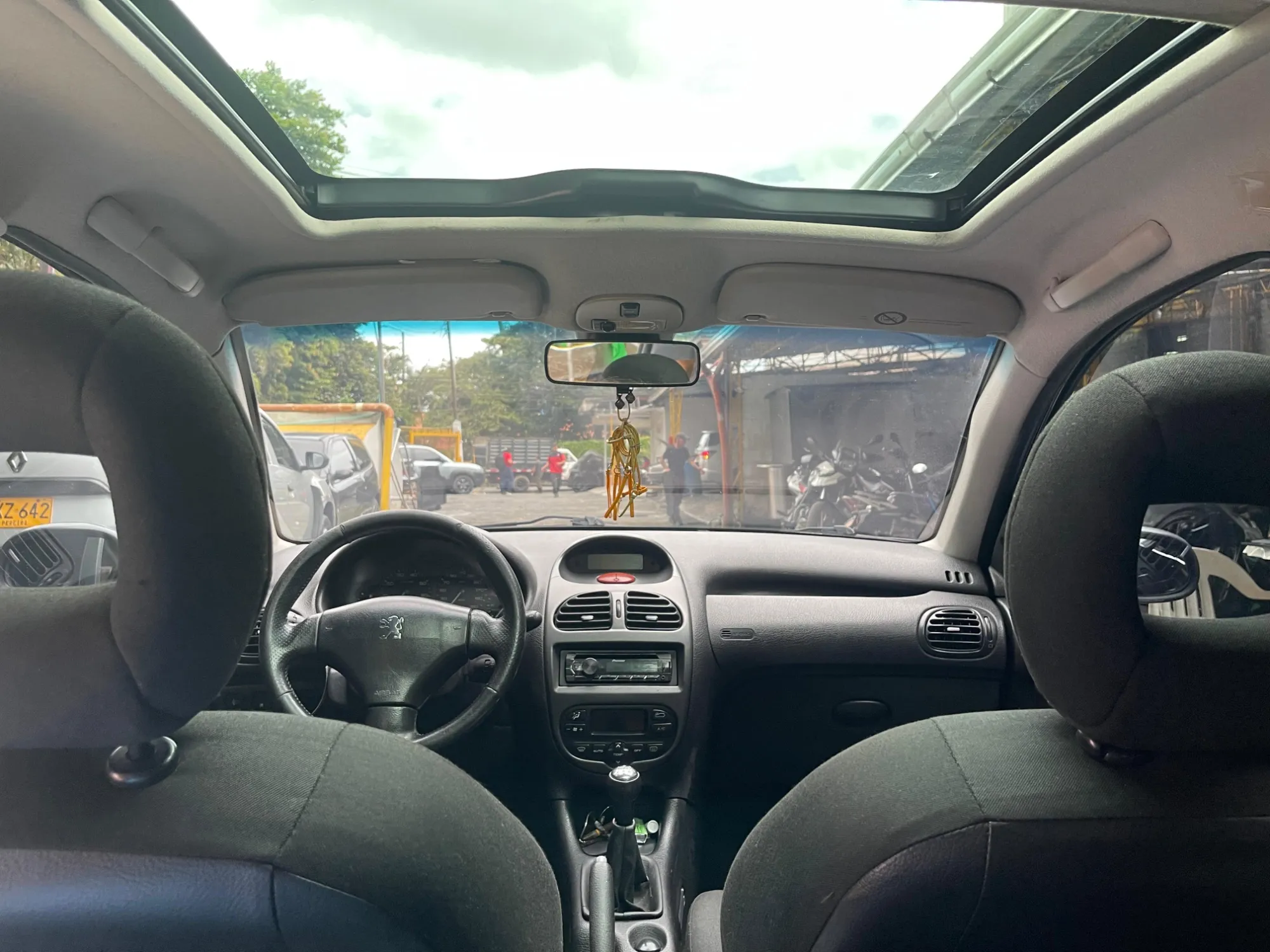 Peugeot 206  1.6cc Midnight