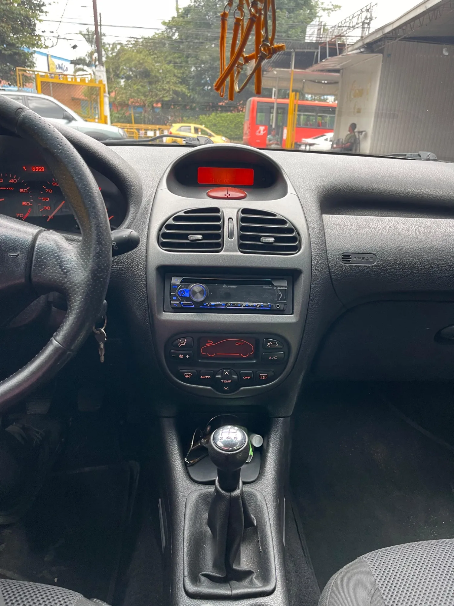 Peugeot 206  1.6cc Midnight