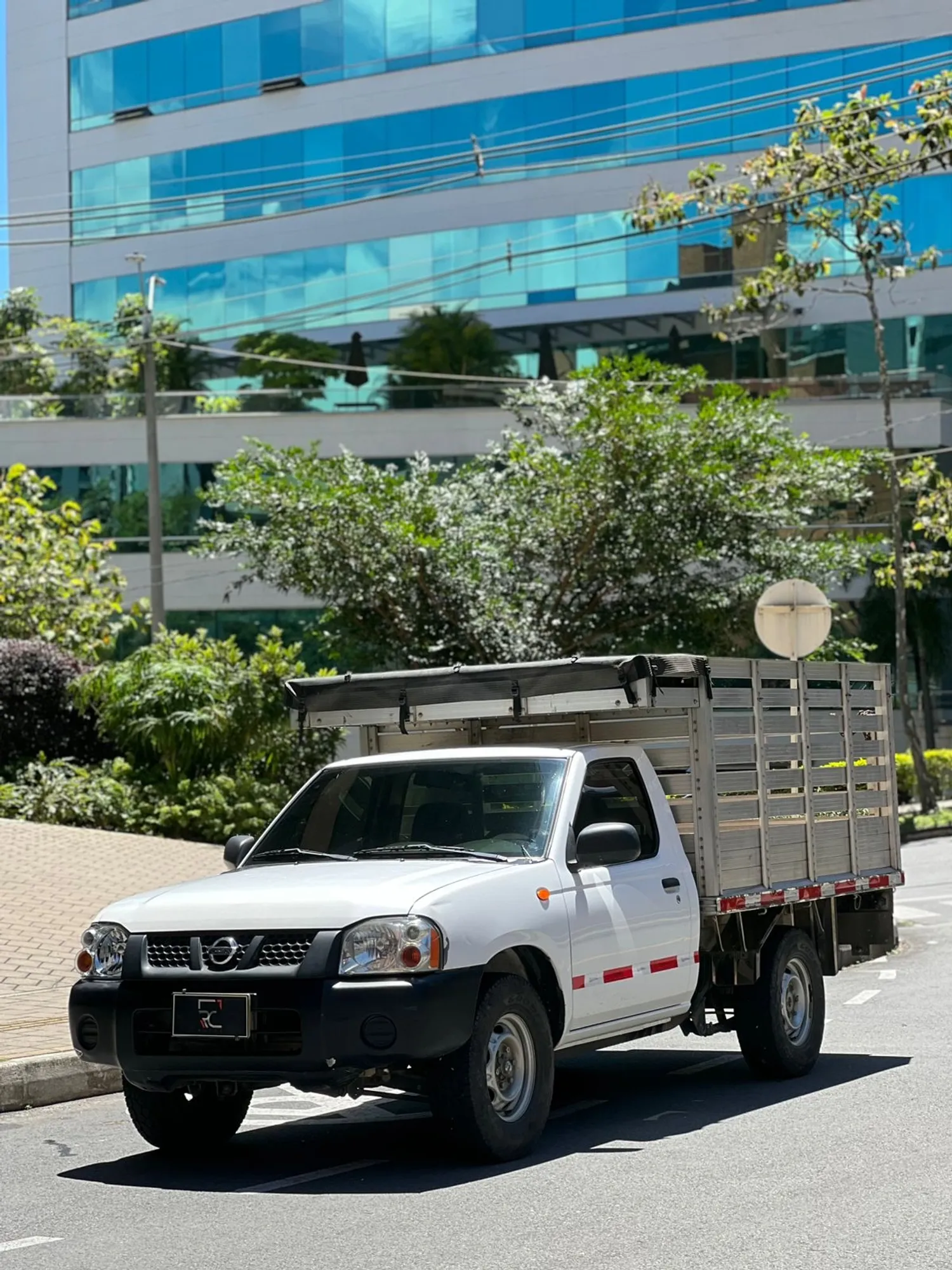 Nissan D22NP300 Frontier 2.4cc   