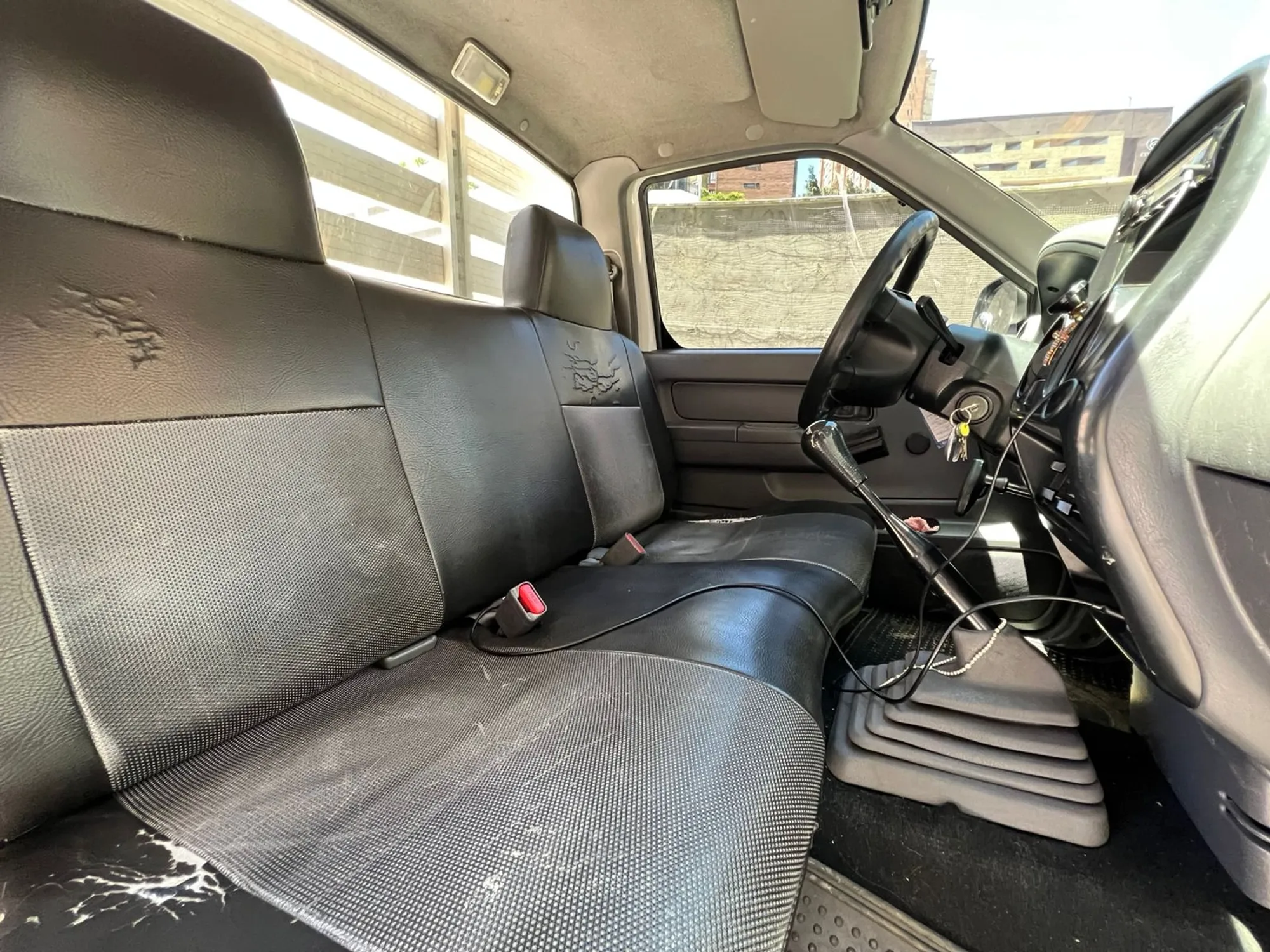 Nissan D22NP300 Frontier 2.4cc   
