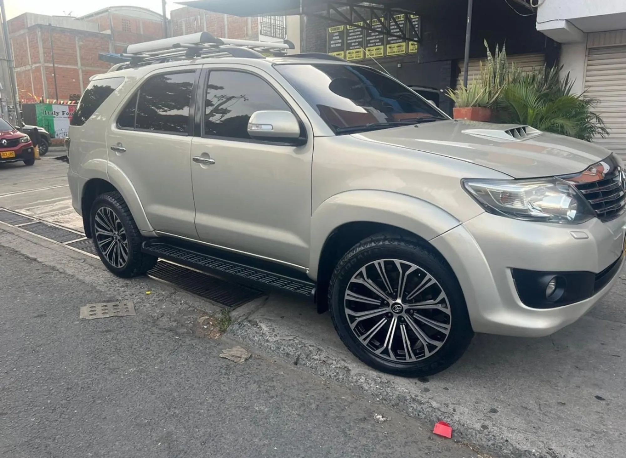 Toyota Fortuner SRV 2012 DISEL 4X4