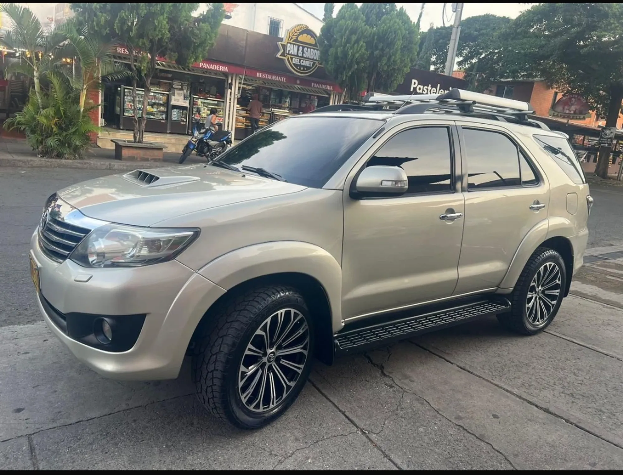 Toyota Fortuner SRV 2012 DISEL 4X4