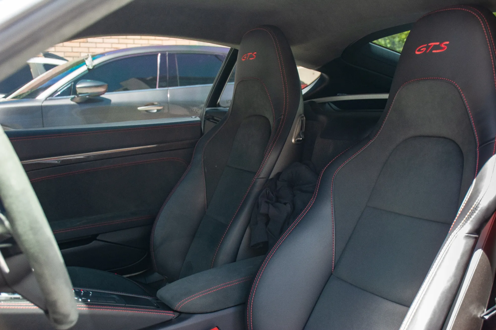 PORSCHE 718 CAYMAN GTS  2024