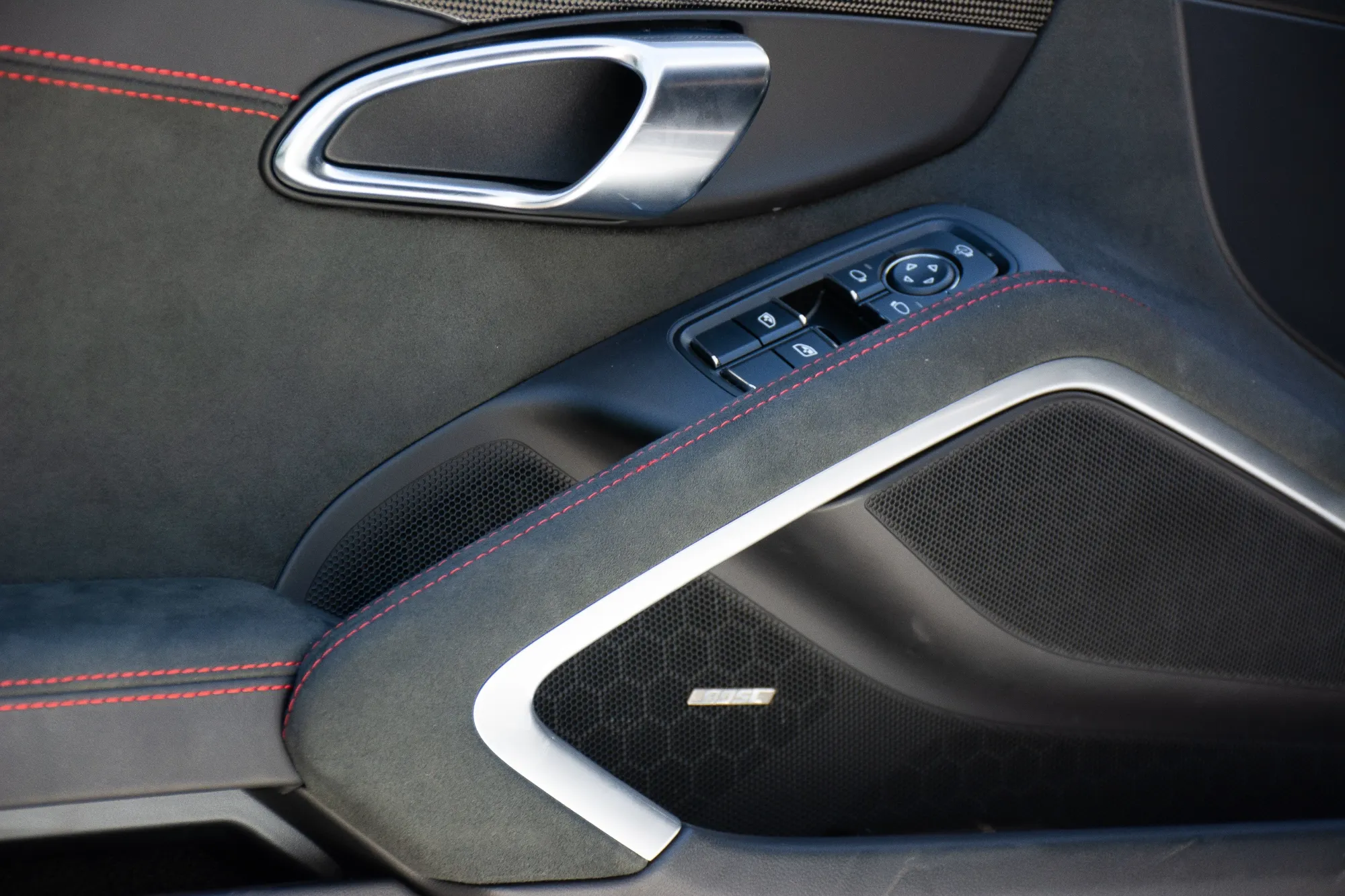 PORSCHE 718 CAYMAN GTS  2024