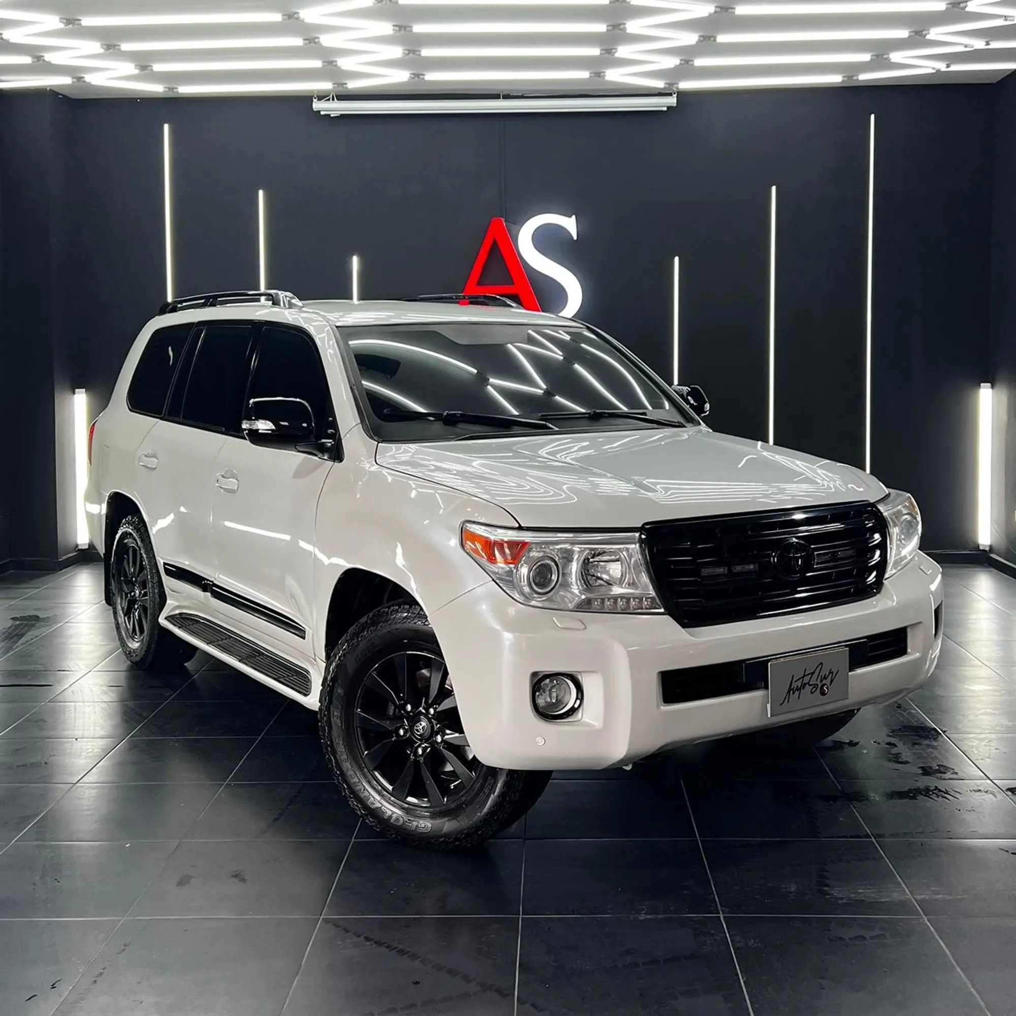 Toyota Land Cruiser 4.5 LC200 GRX Blindaje 2 Plus 4x4 Diesel 2013