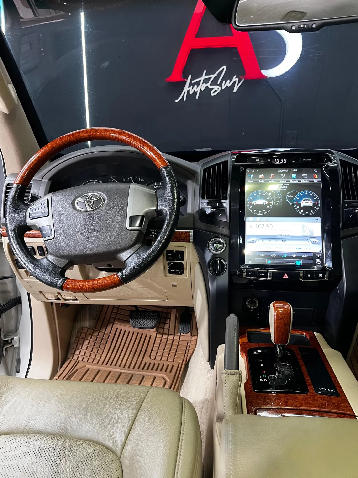 Toyota Land Cruiser 4.5 LC200 GRX Blindaje 2 Plus 4x4 Diesel 2013