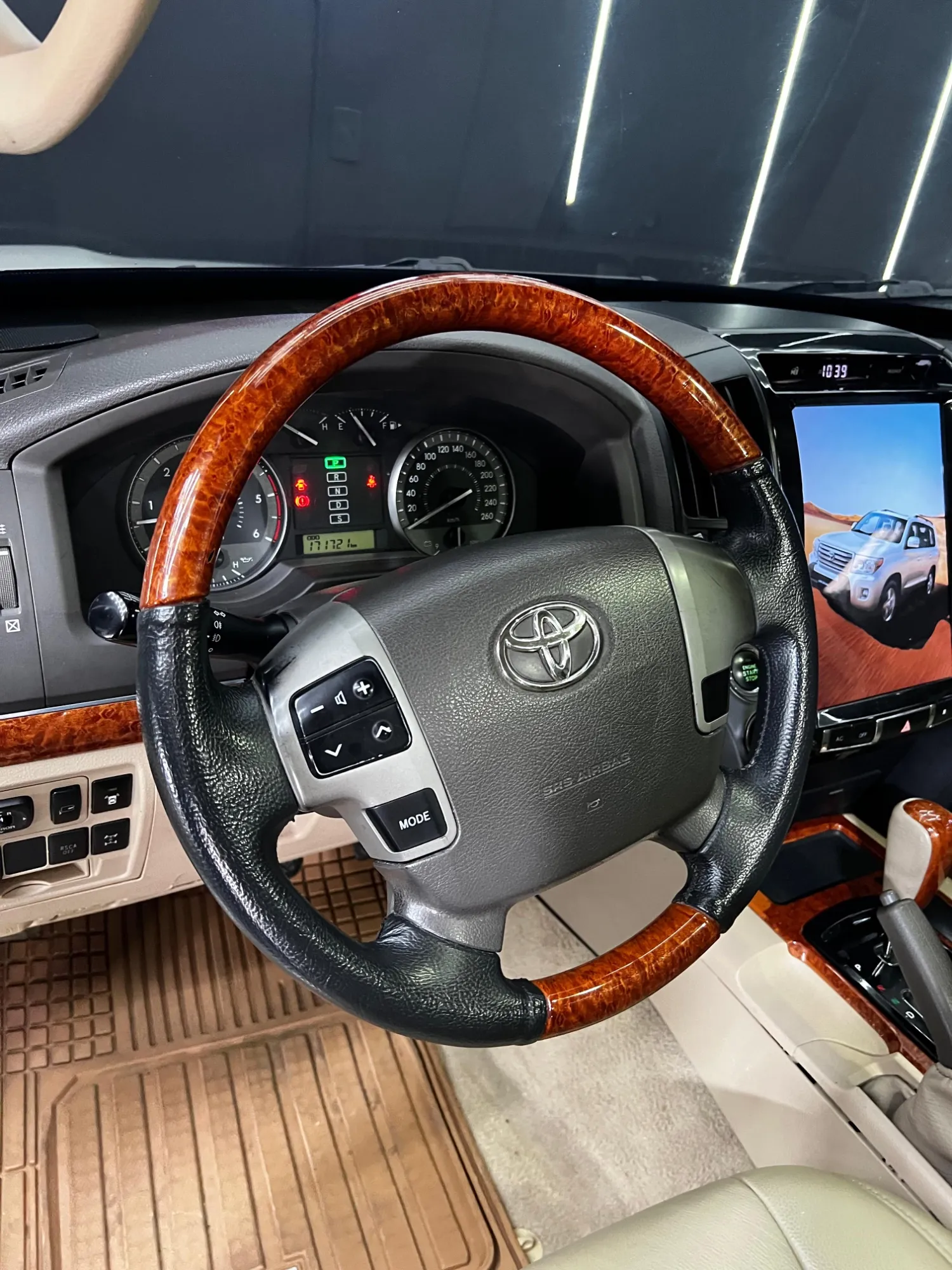 Toyota Land Cruiser 4.5 LC200 GRX Blindaje 2 Plus 4x4 Diesel 2013