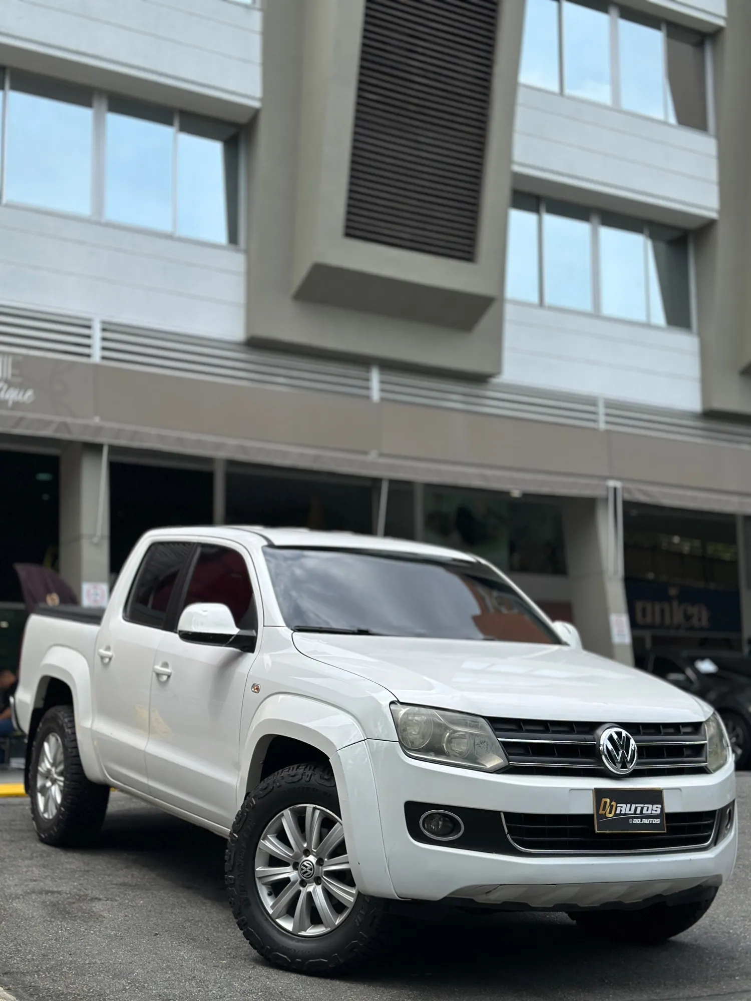 VOLKSWAGEN AMAROK HIGHLINE 