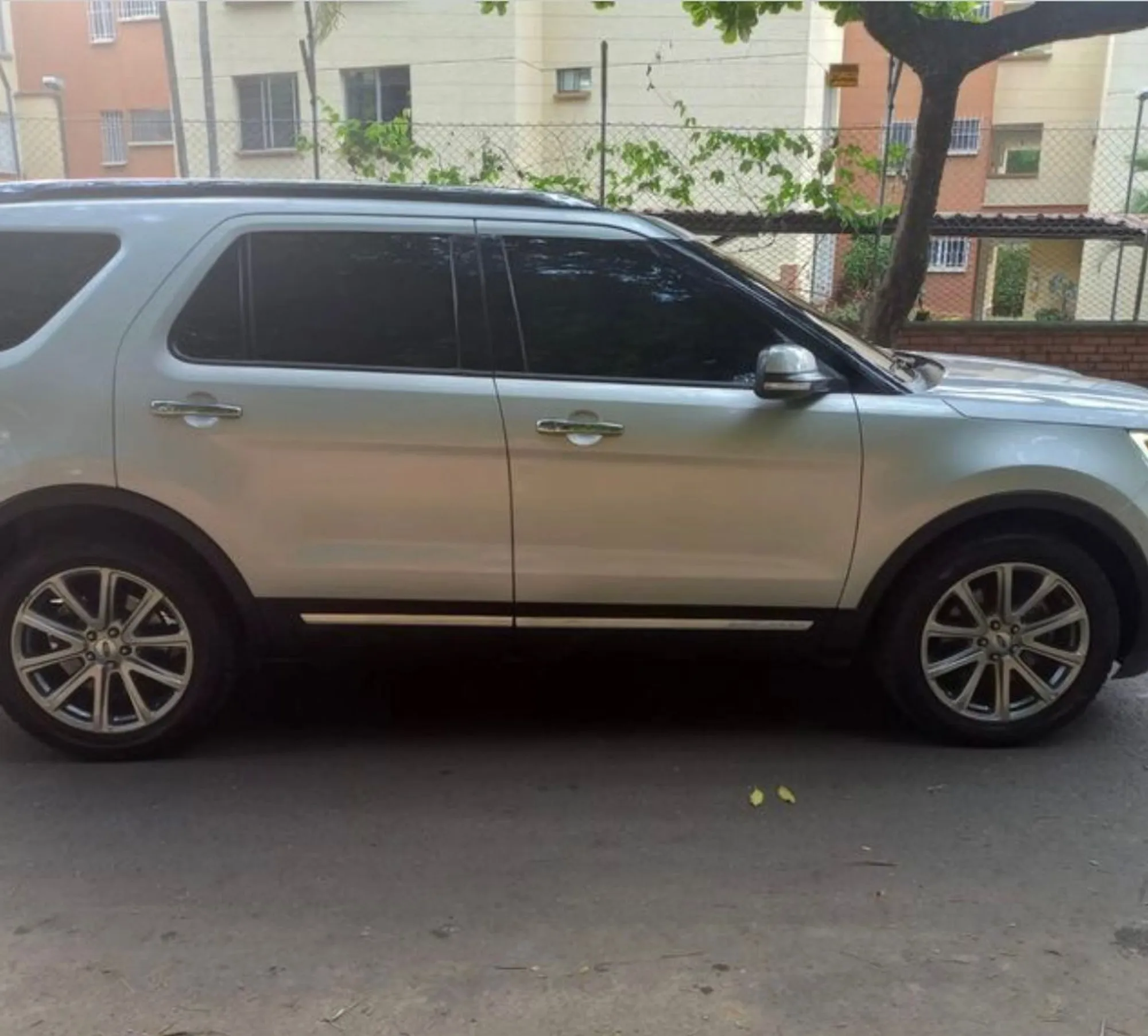 Ford Explorer Limited 3.5 