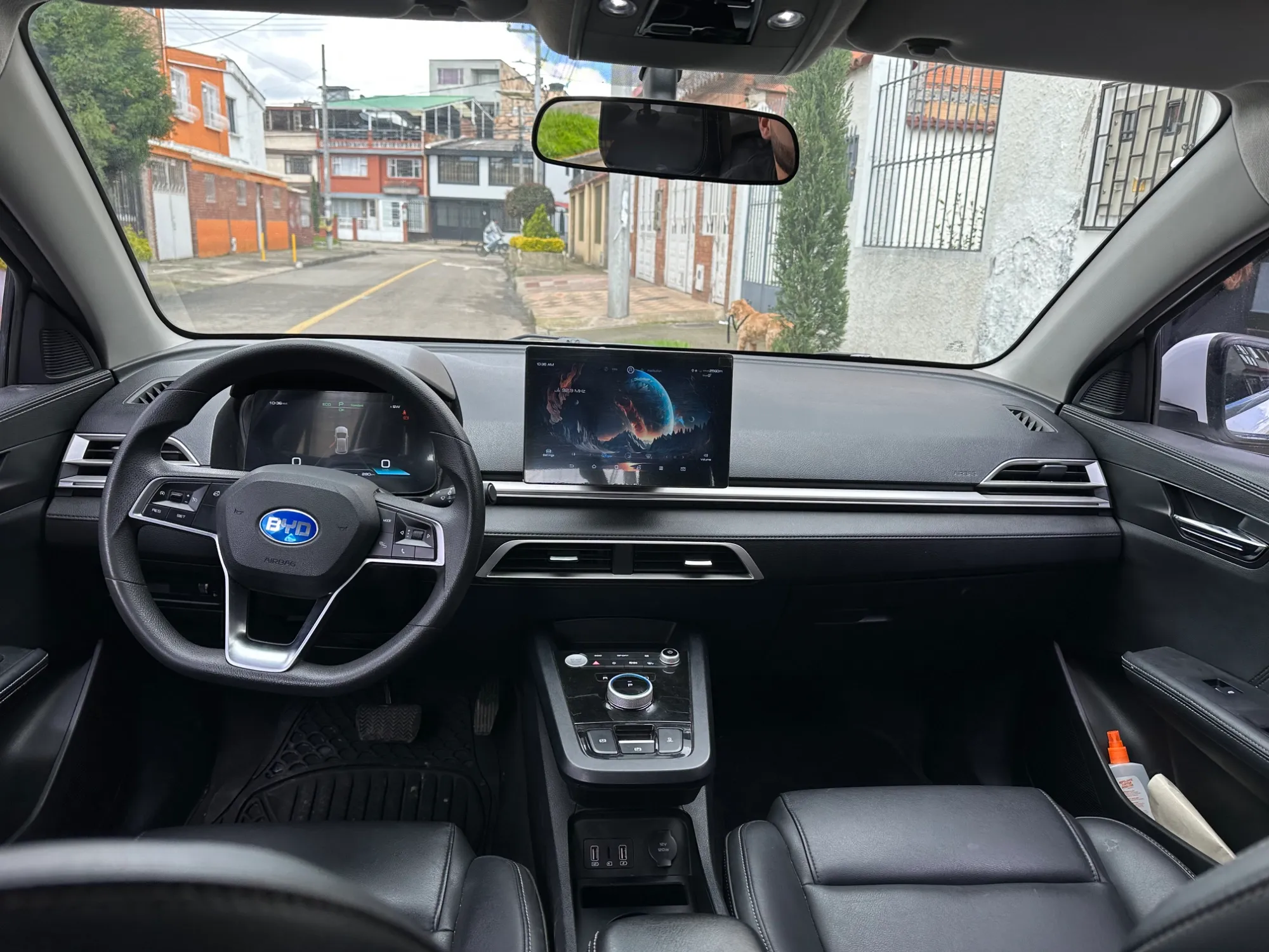 BYD e2 electrica