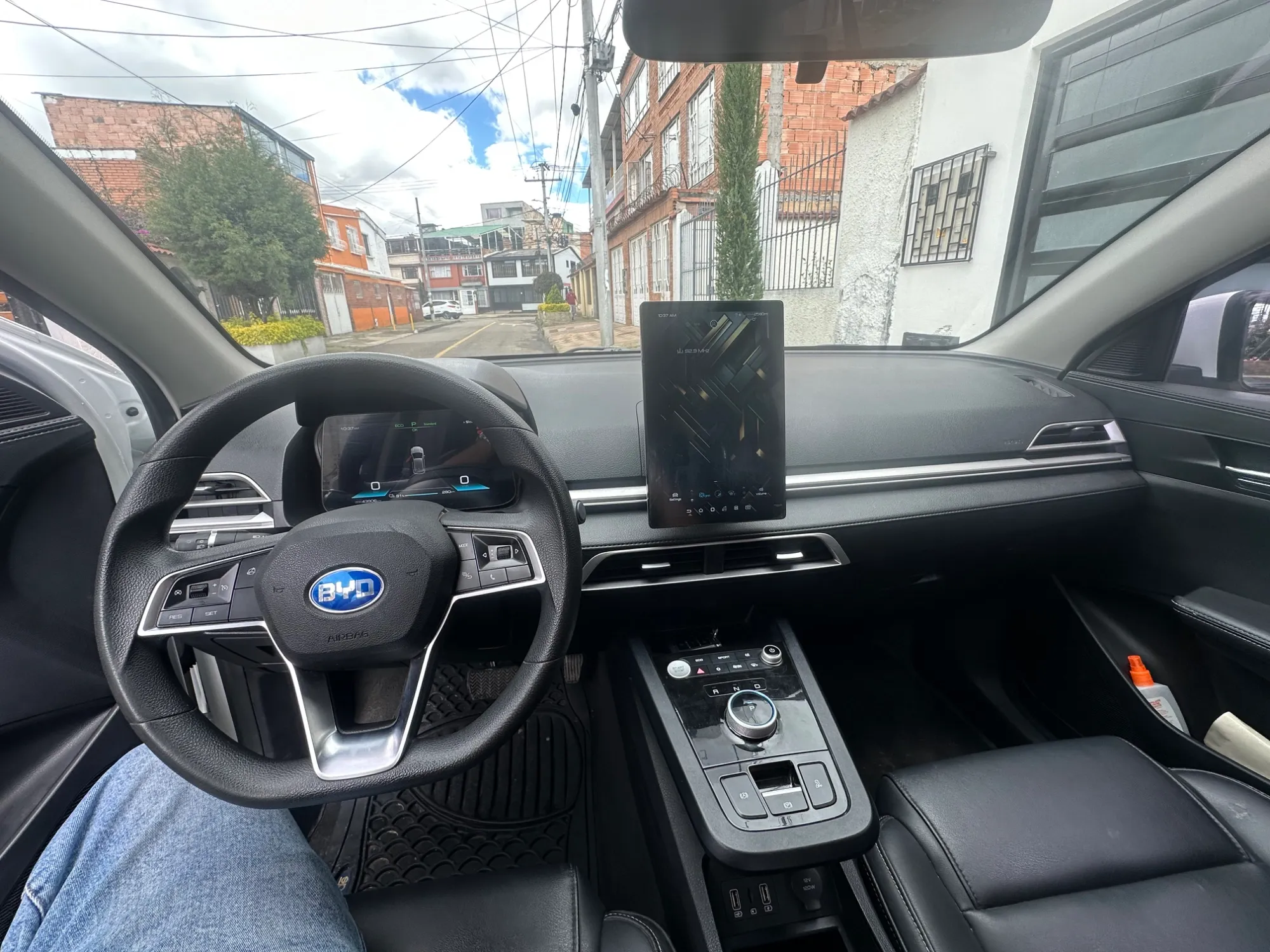 BYD e2 electrica
