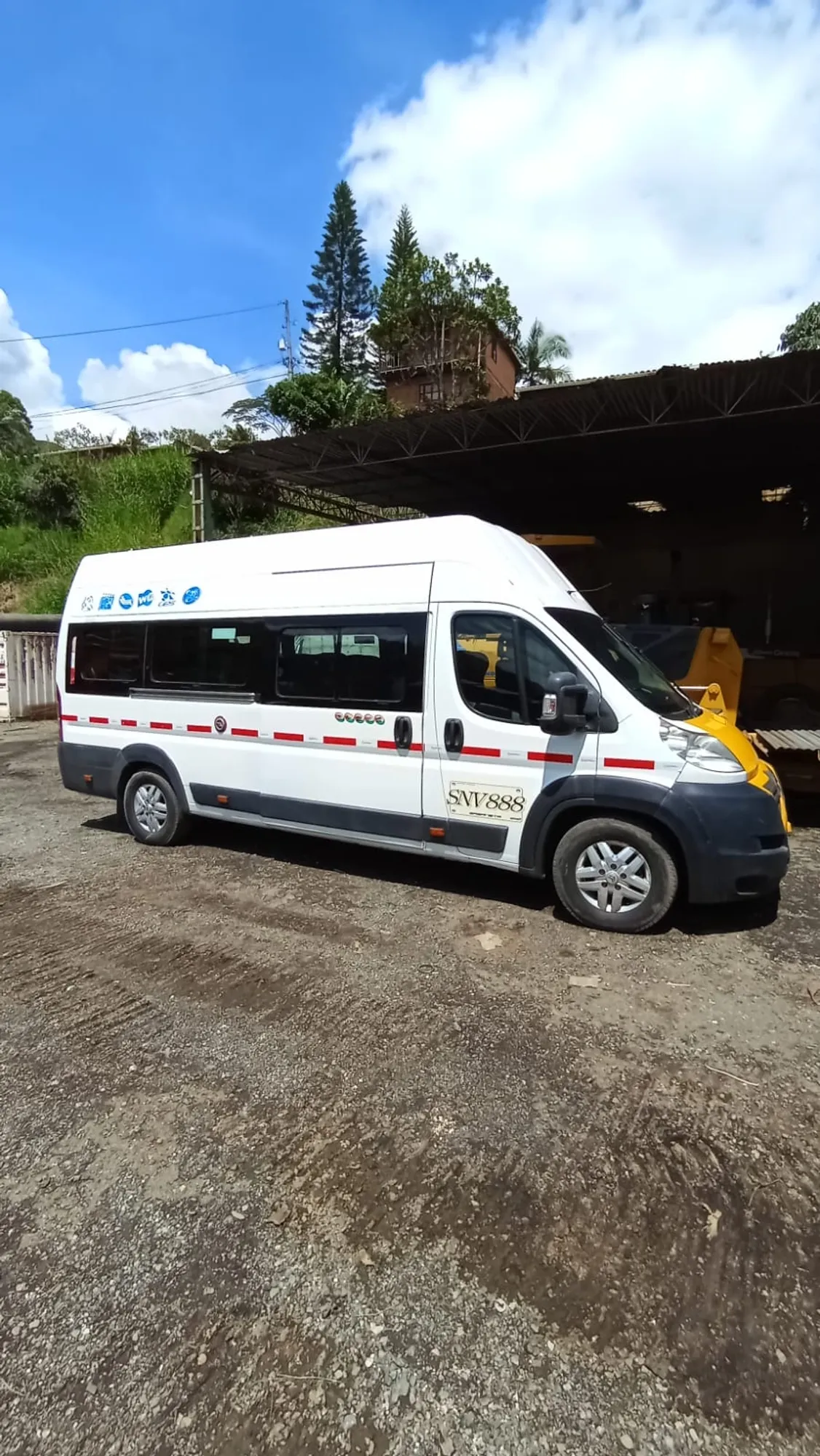 CITROEN JUMPER 3RELAY 3 EURO5 EURO6 CAPACIDAD PARA 16 PASAJEROS  MOTOR 2.200 CC DIESEL. 156 MIL KM MODELO 2014 MECANICA 