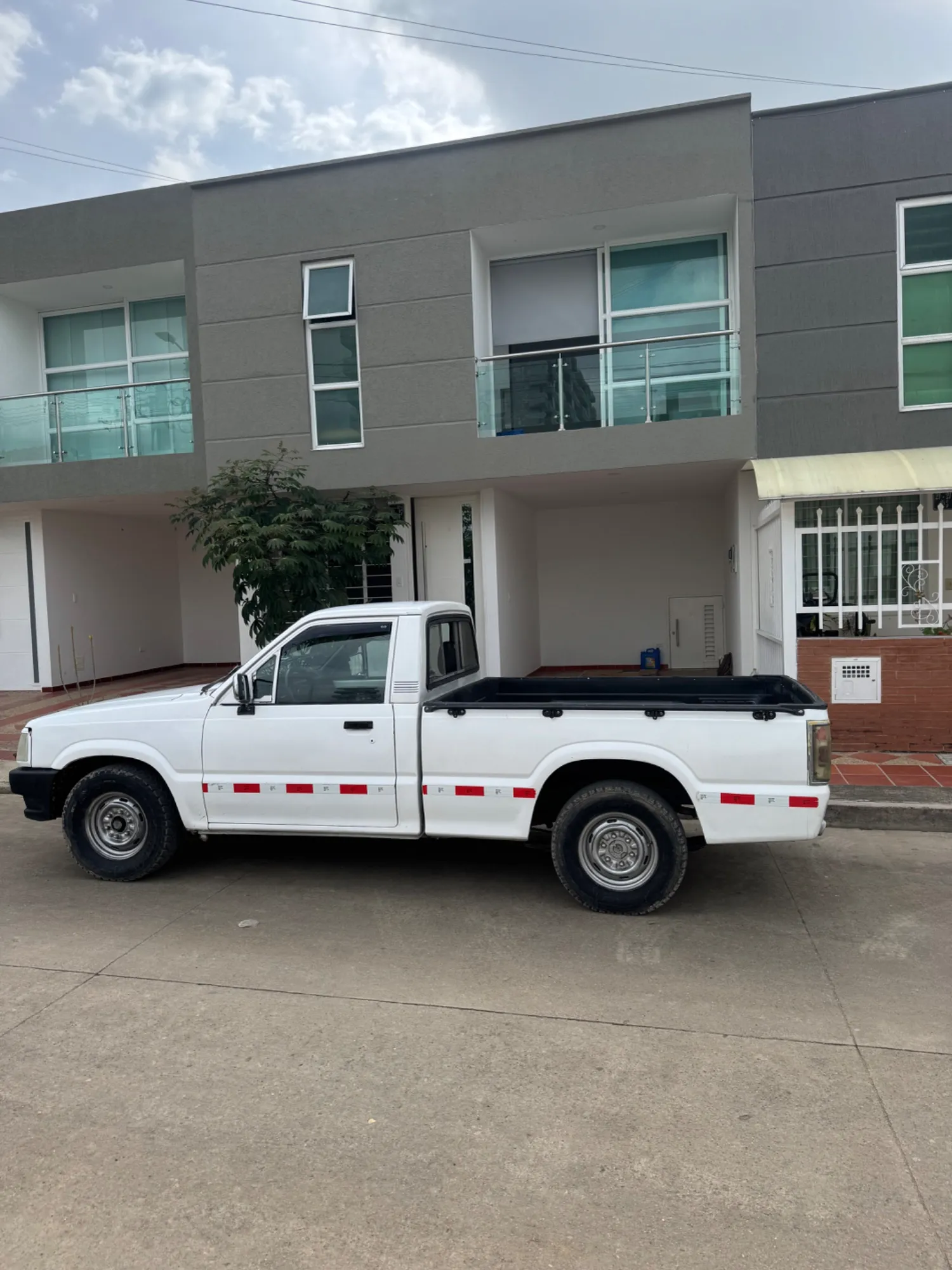 Mazda b2200 1993