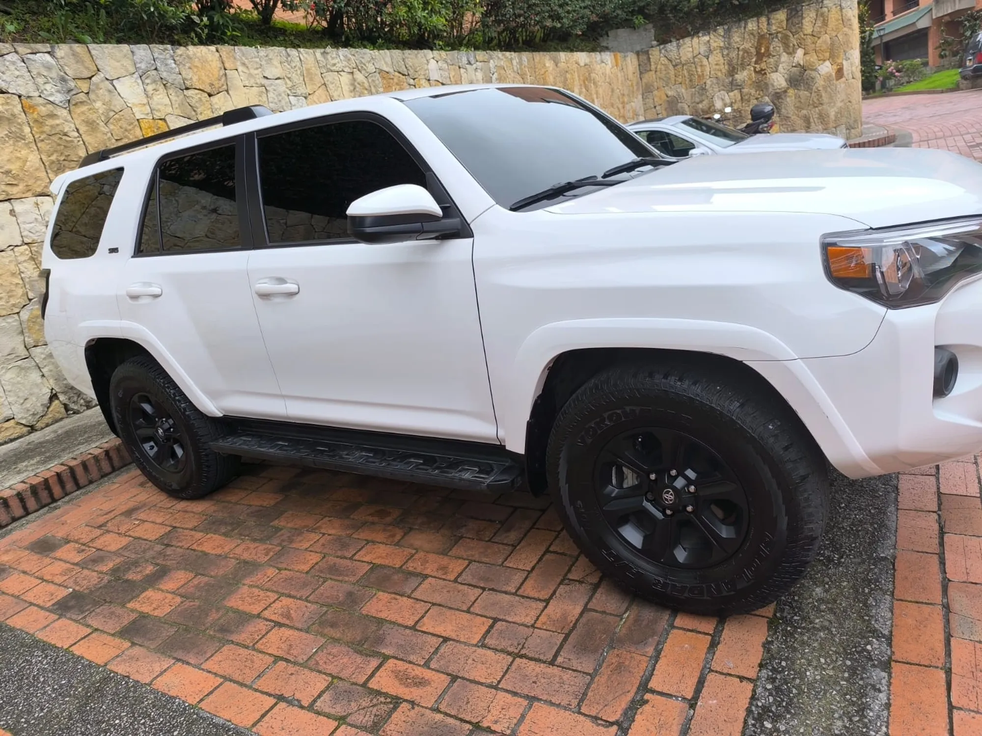 Toyota 4Runner SR5 2024 
