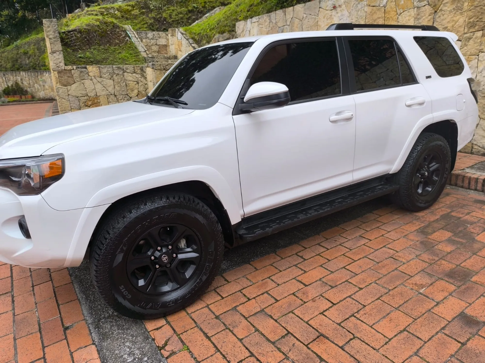 Toyota 4Runner SR5 2024 