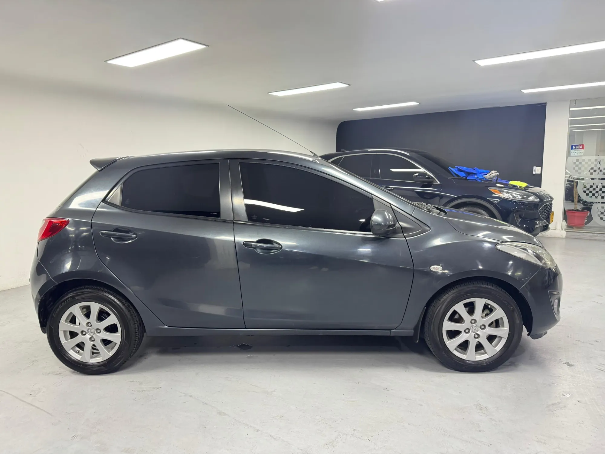 MAZDA 2 AT MODELO 2012