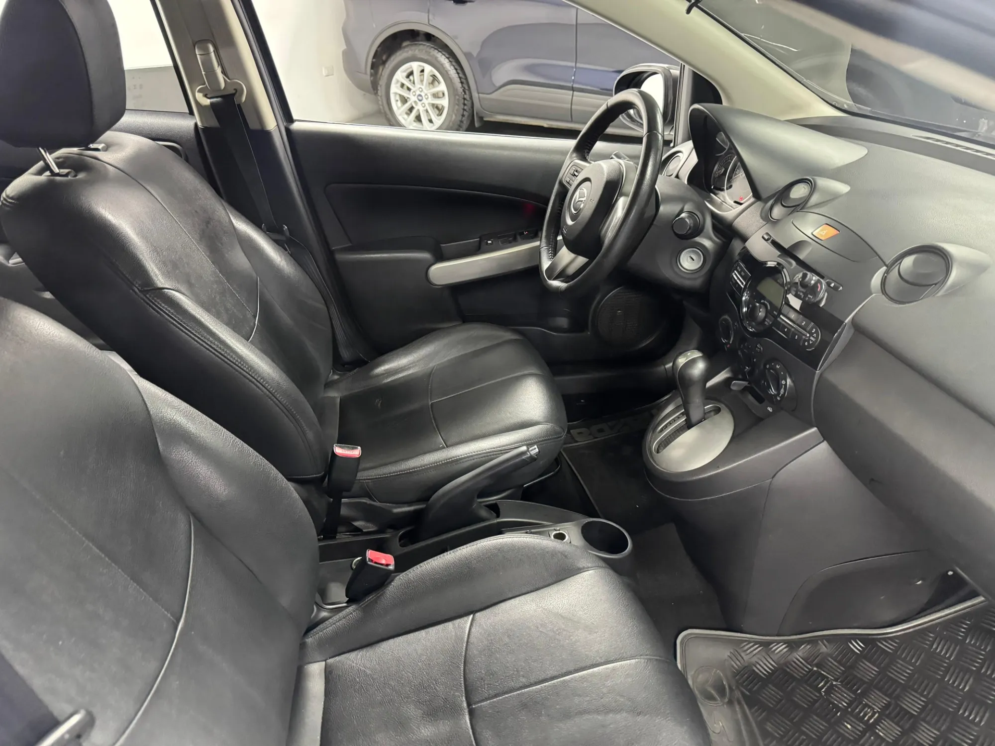 MAZDA 2 AT MODELO 2012