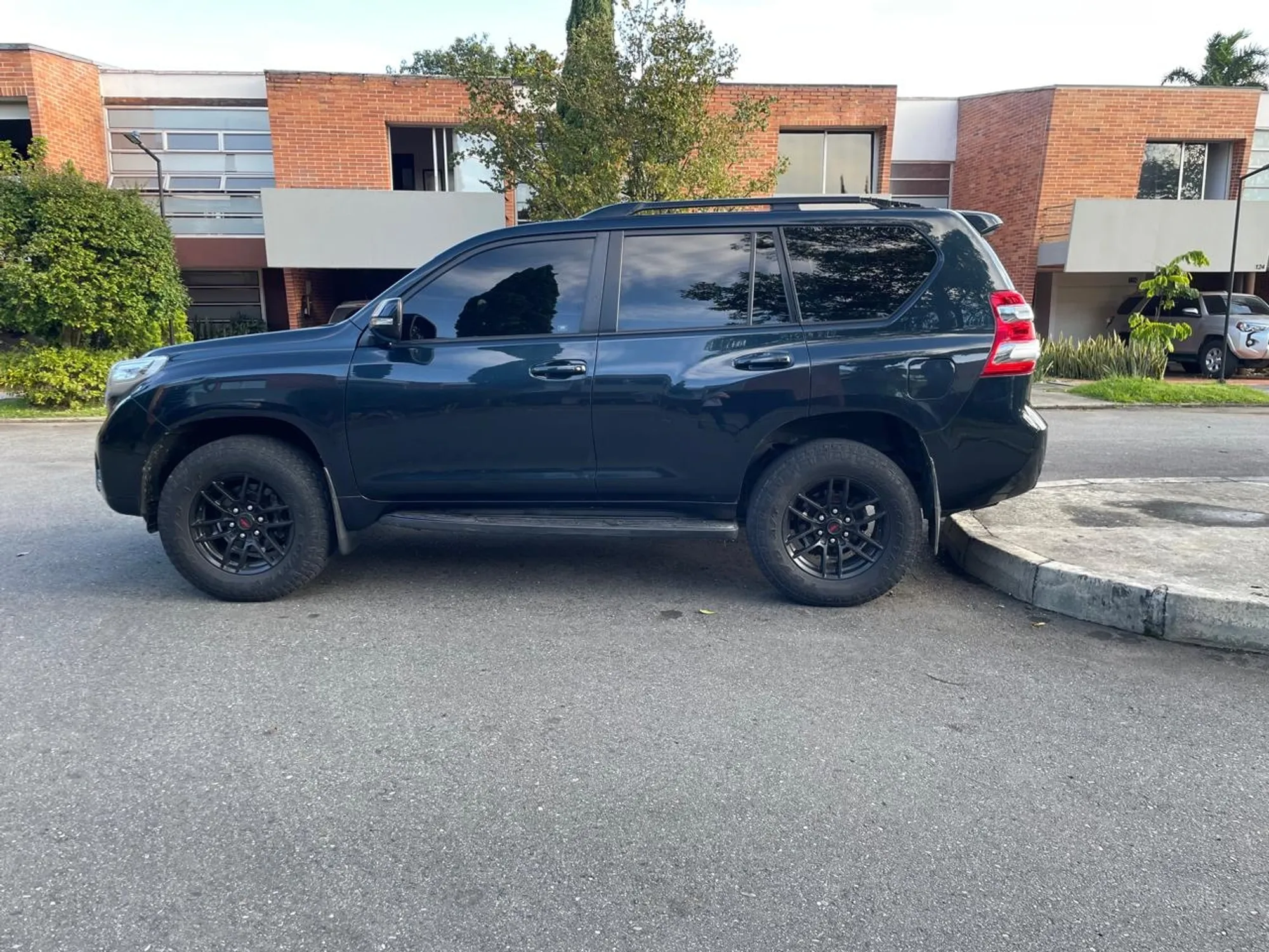 TOYOTA PRADO TXL SEGUNDA SERIE