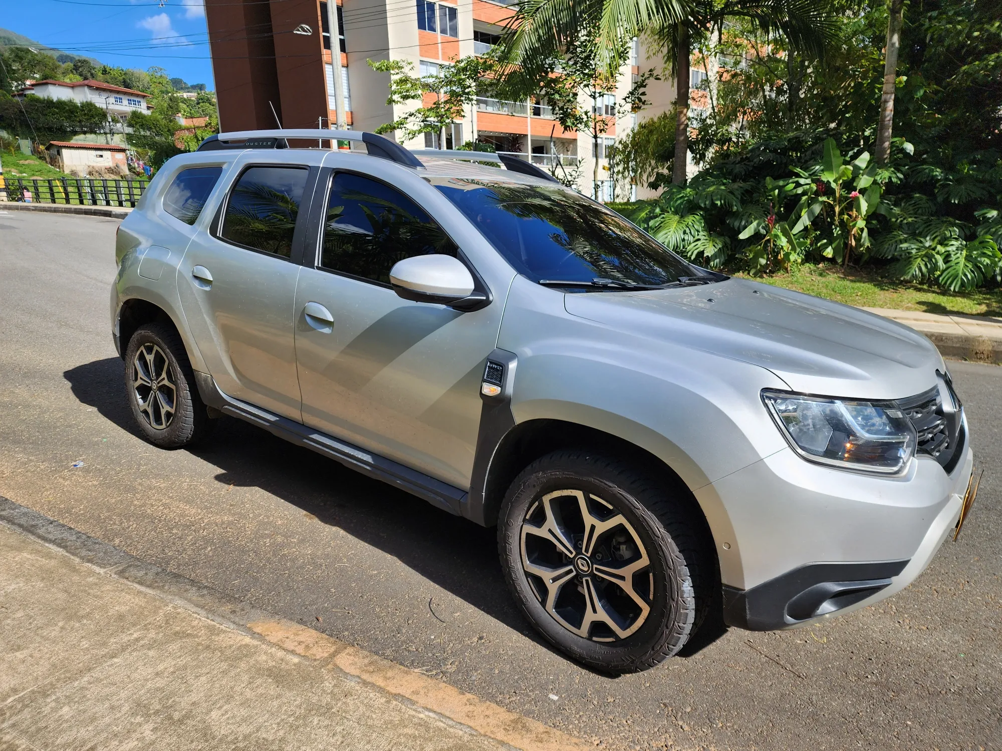 RENAULT DUSTER ICONIC 4X4 2024