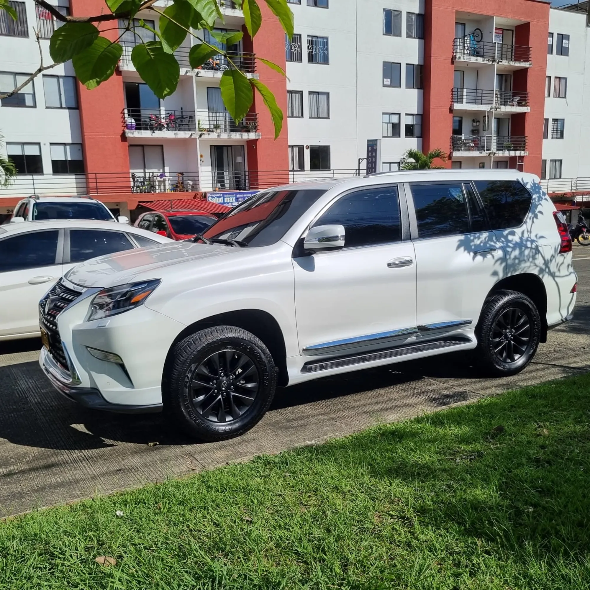 2020 Lexus GX460 Blindaje 2