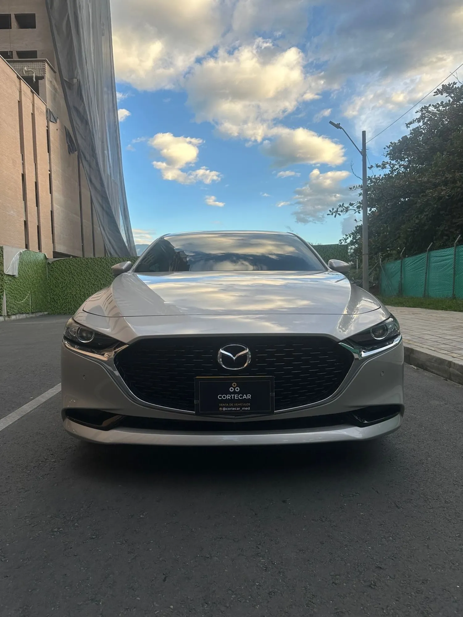 Mazda 3 Touring Hibrido 2025