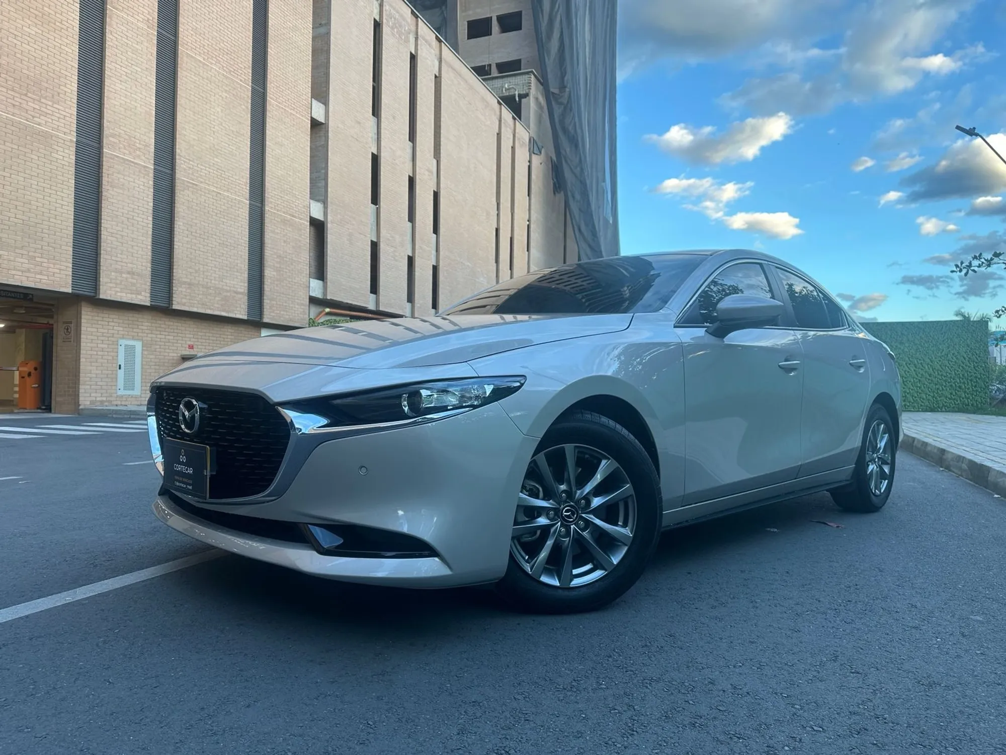 Mazda 3 Touring Hibrido 2025