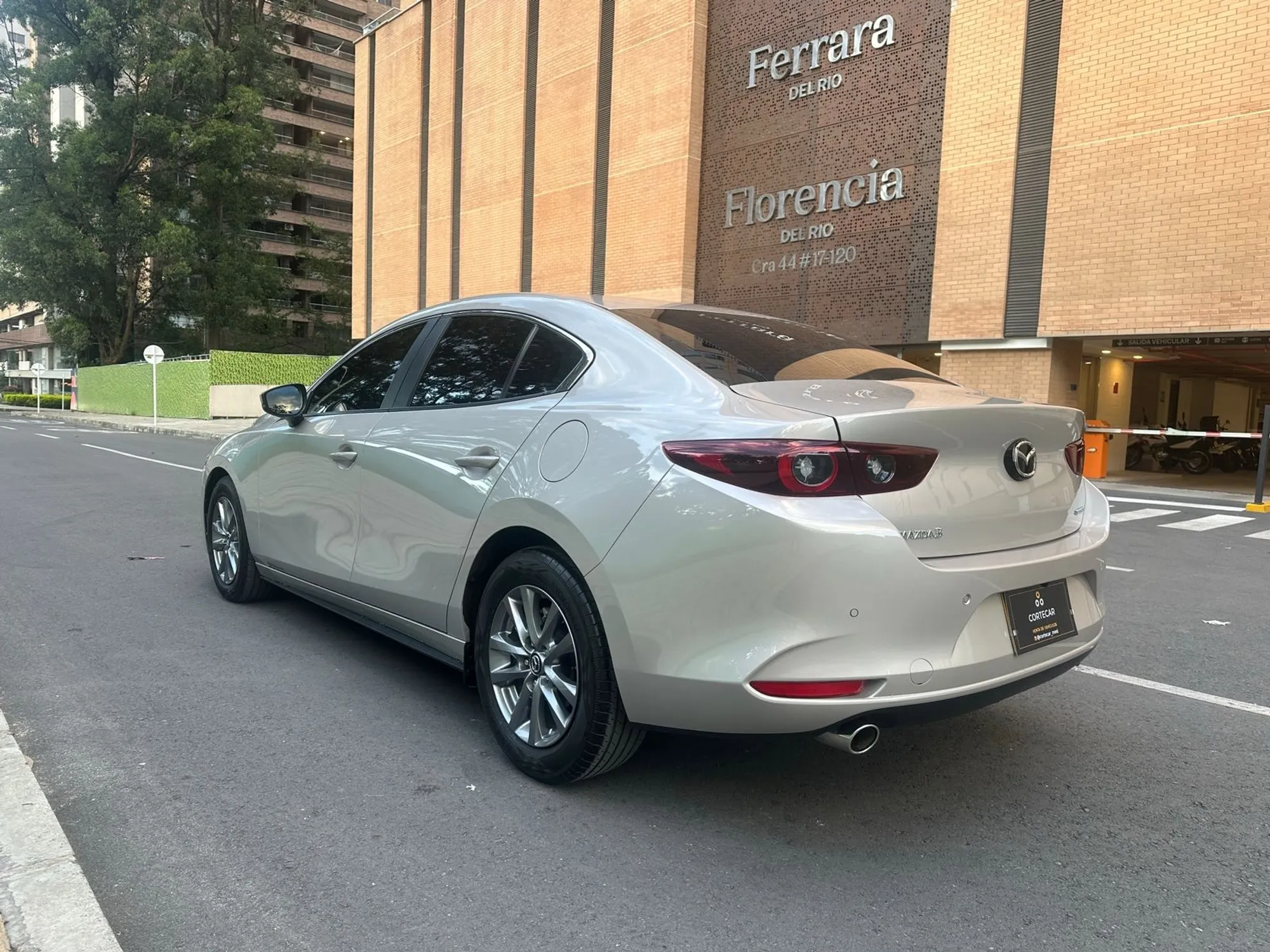 Mazda 3 Touring Hibrido 2025