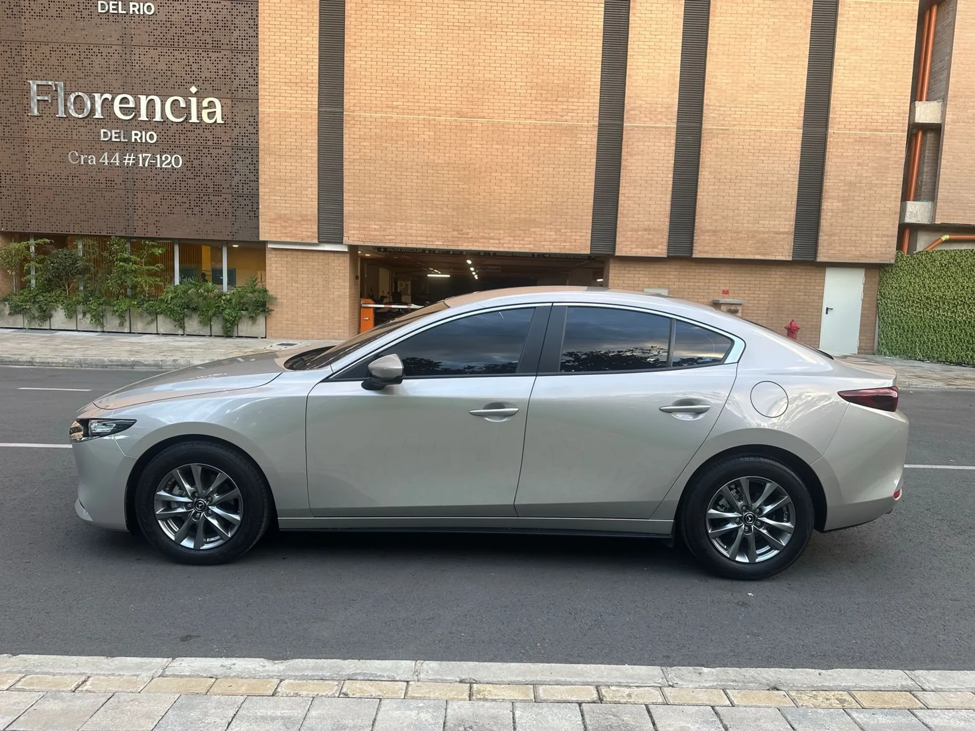 Mazda 3 Touring Hibrido 2025
