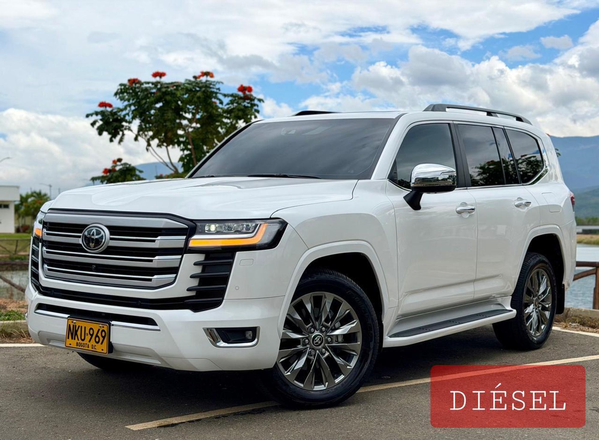 TOYOTA LAND CRUISER SAHARA LC300 ZX MODELO 2024 - 126938