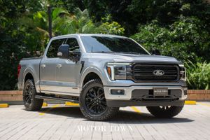 FORD F150 LARIAT HIBRIDA 2025
