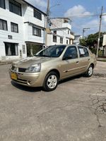 Se vende Renault Symbol modelo 2004