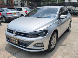 VOLKSWAGEN POLO 2021 COMFORTLINE 1.6 AT 34.000 KMS