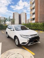 MITSUBISHI OUTLANDER 7PUESTOS 2022 AUT 4X4