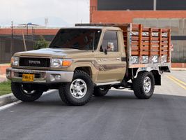 TOYOTA LAND CRUISER ESTACAS 2019 4.0 GASOLINA 4x4