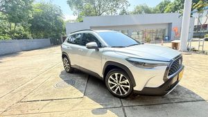 Vendo Toyota Corolla Cross Modelo 2023 versión SEG la tope de gama es híbrida por lo tanto no tiene pico y placa.