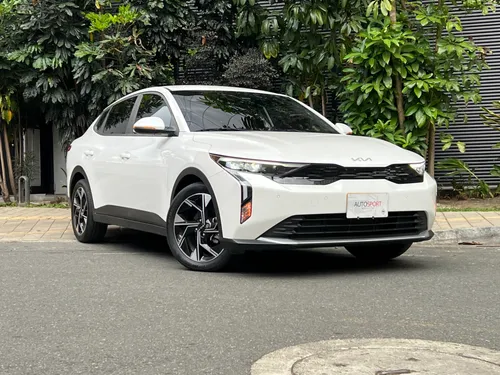 KIA K3 ZENITH 1.6 AT