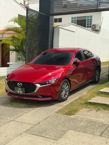 Mazda 3 touring híbrido 2025