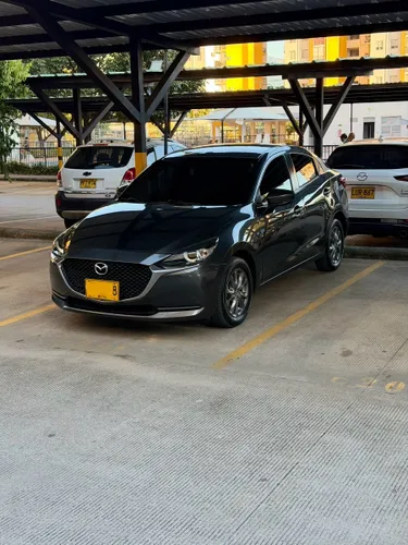 Mazda 2 Touring 2023 sedan