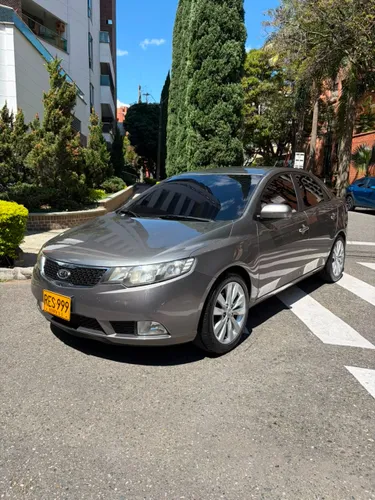 Kia Cerato Forte 1.6 AT 2011