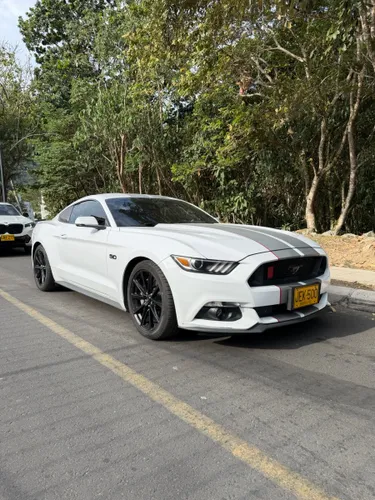 FORD MUSTANG GT 5.0