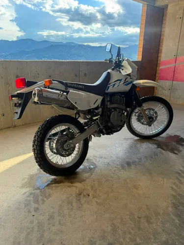 Suzuki DR 650 2026