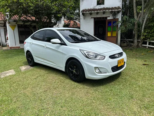 Hyundai Accent i25 2014