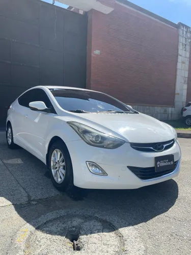 Hyundai Elantra GLS 2012 MT