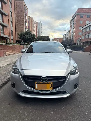 Vendo Mazda 2 sedan en excelente condiciones