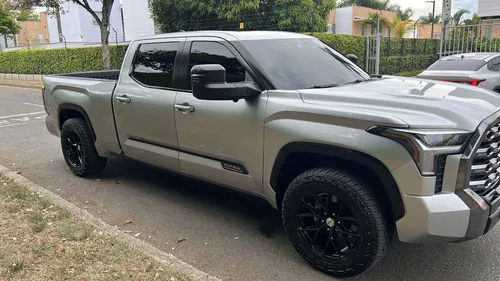 TOYOTA TUNDRA 2024