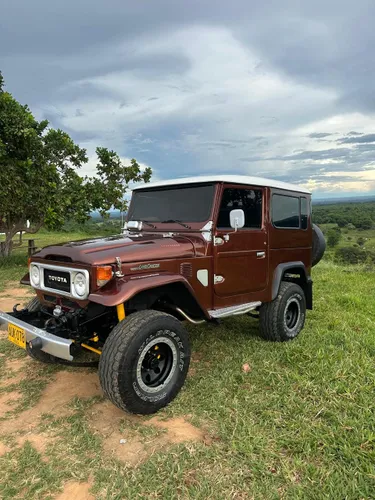 TOYOTA FJ40 MODELO 1981 MOTOR 2.5 GASOLINA