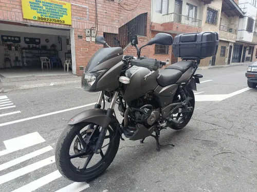 Pulsar 180 Neon  2021