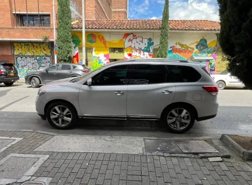Nissan Pathfinder Exclusive 2015